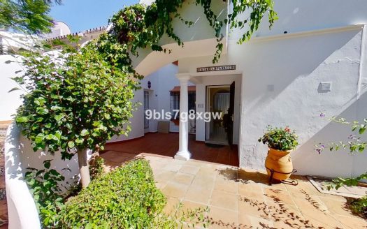 Byty / Apartmány Byt na prízemí v Estepona provincia Málaga